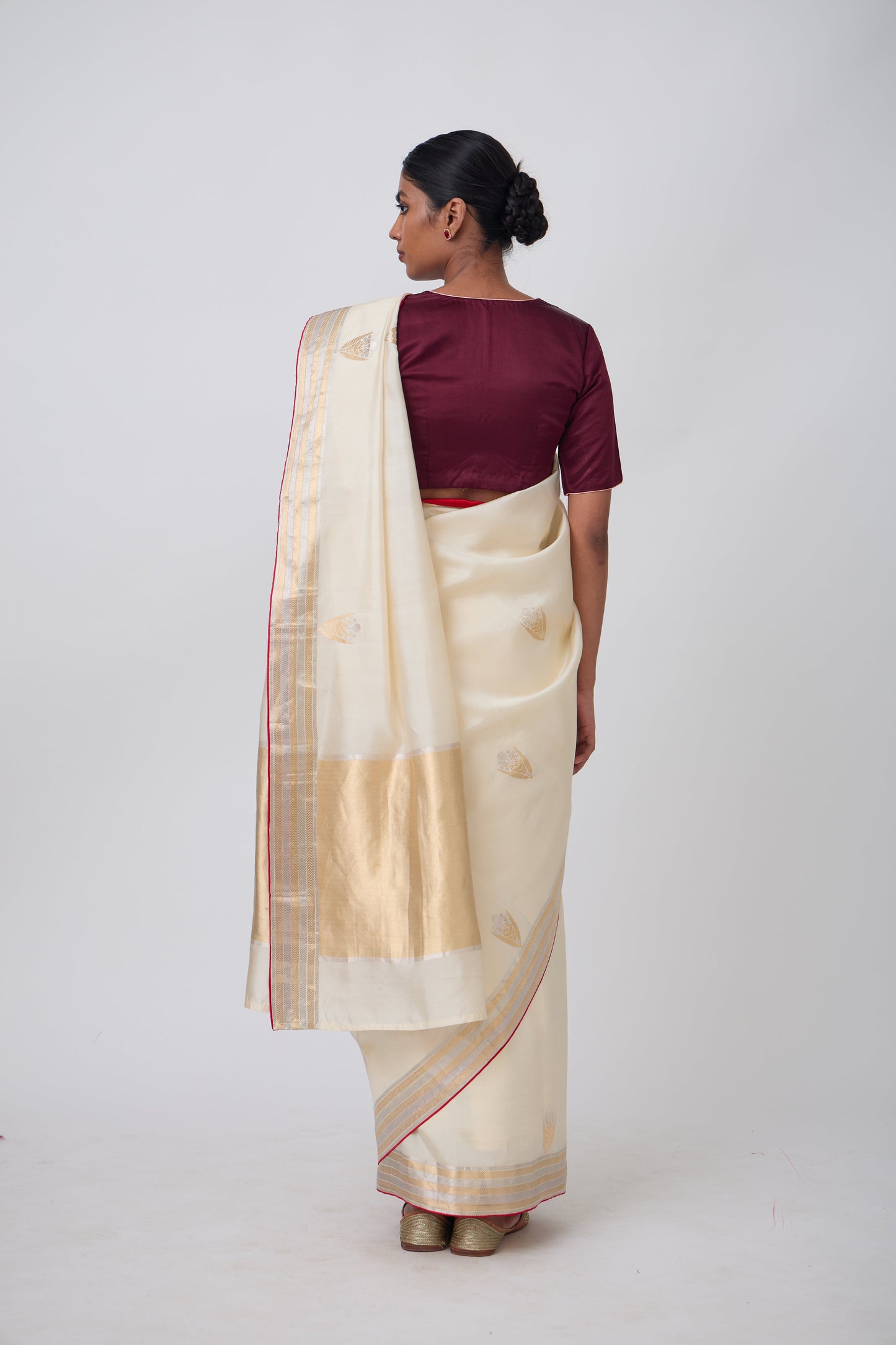 Booti - Beige Silk Saree
