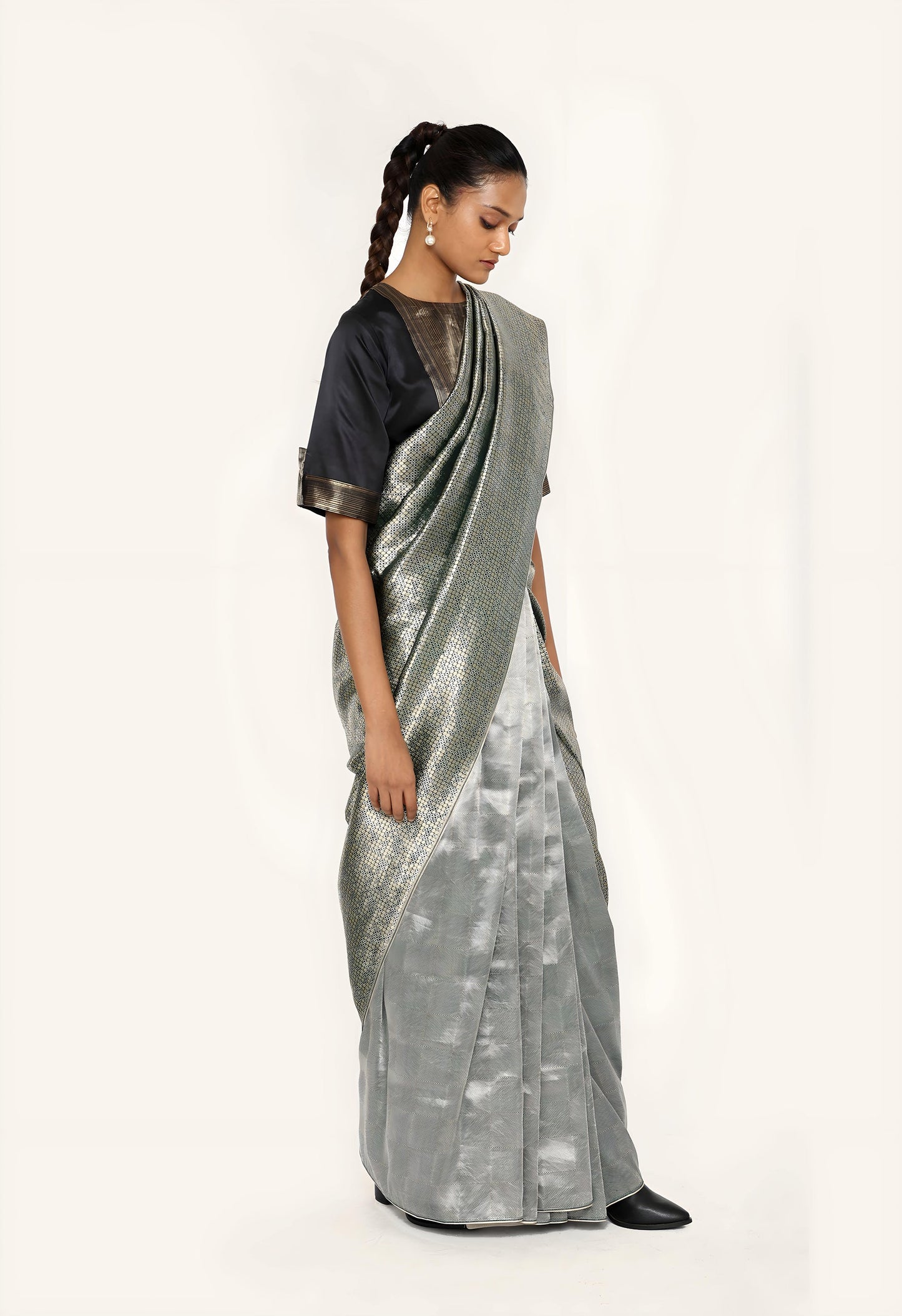 Dhari - BOTTLE GREEN GOLD SILVER JARI SONA RUPA