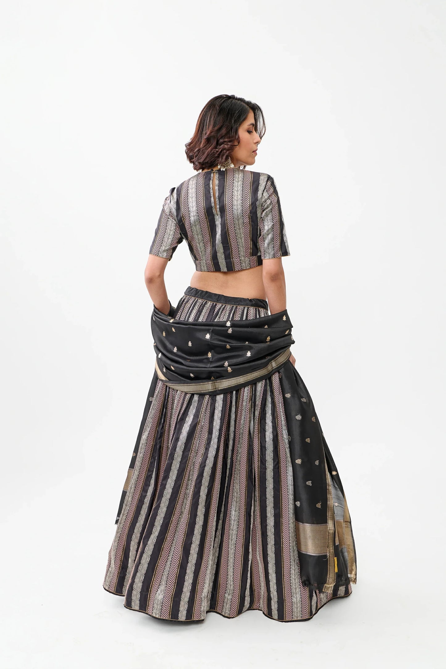 Dhari Lehenga