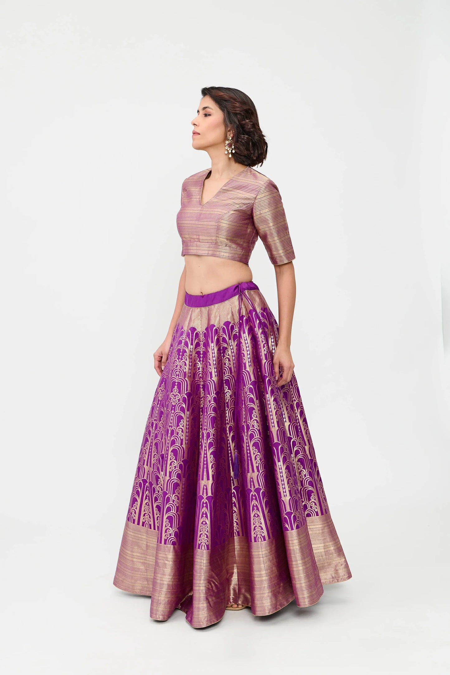 Aatishi Lehenga