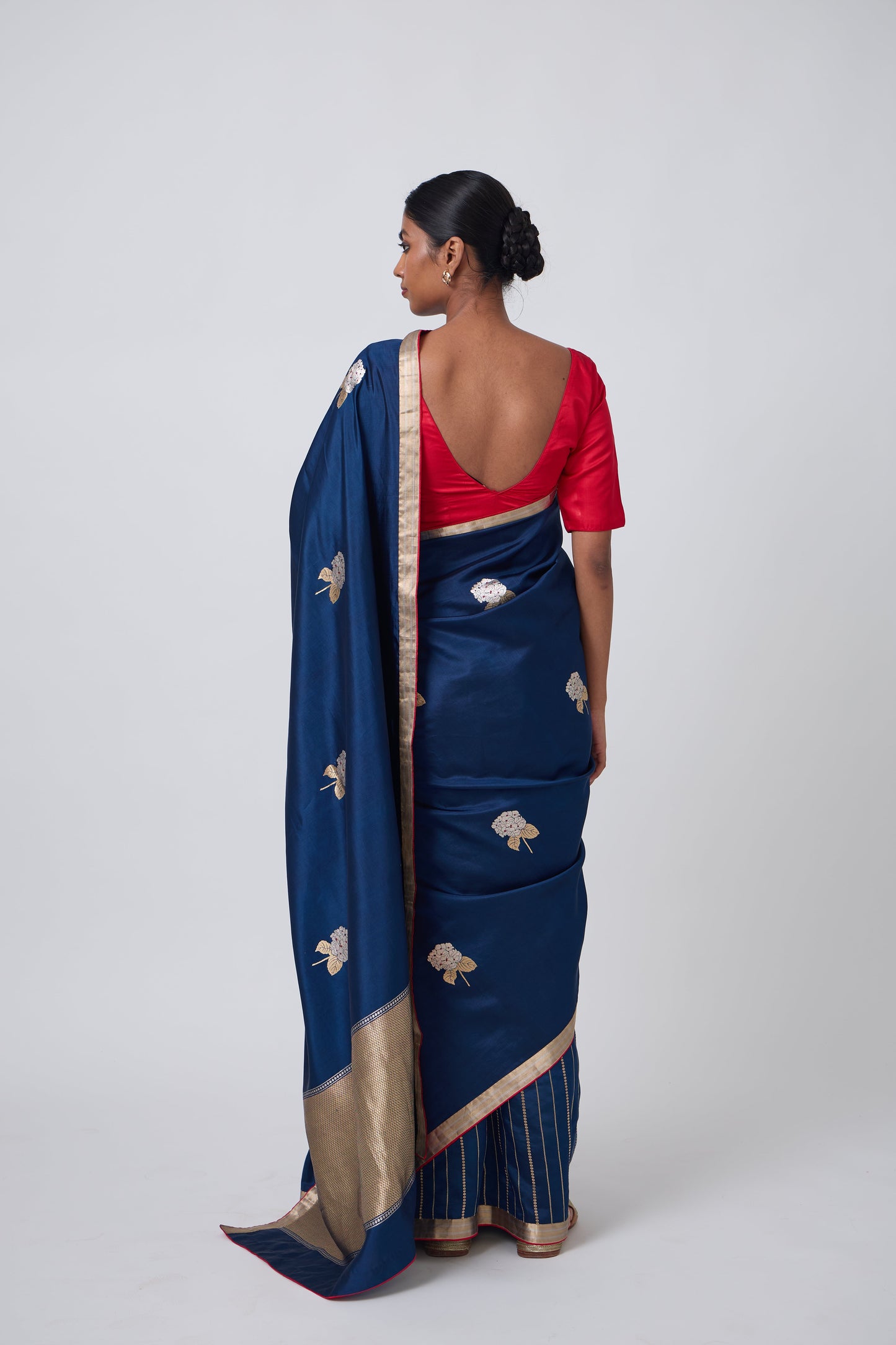 Booti -Navy Blue Silk Saree