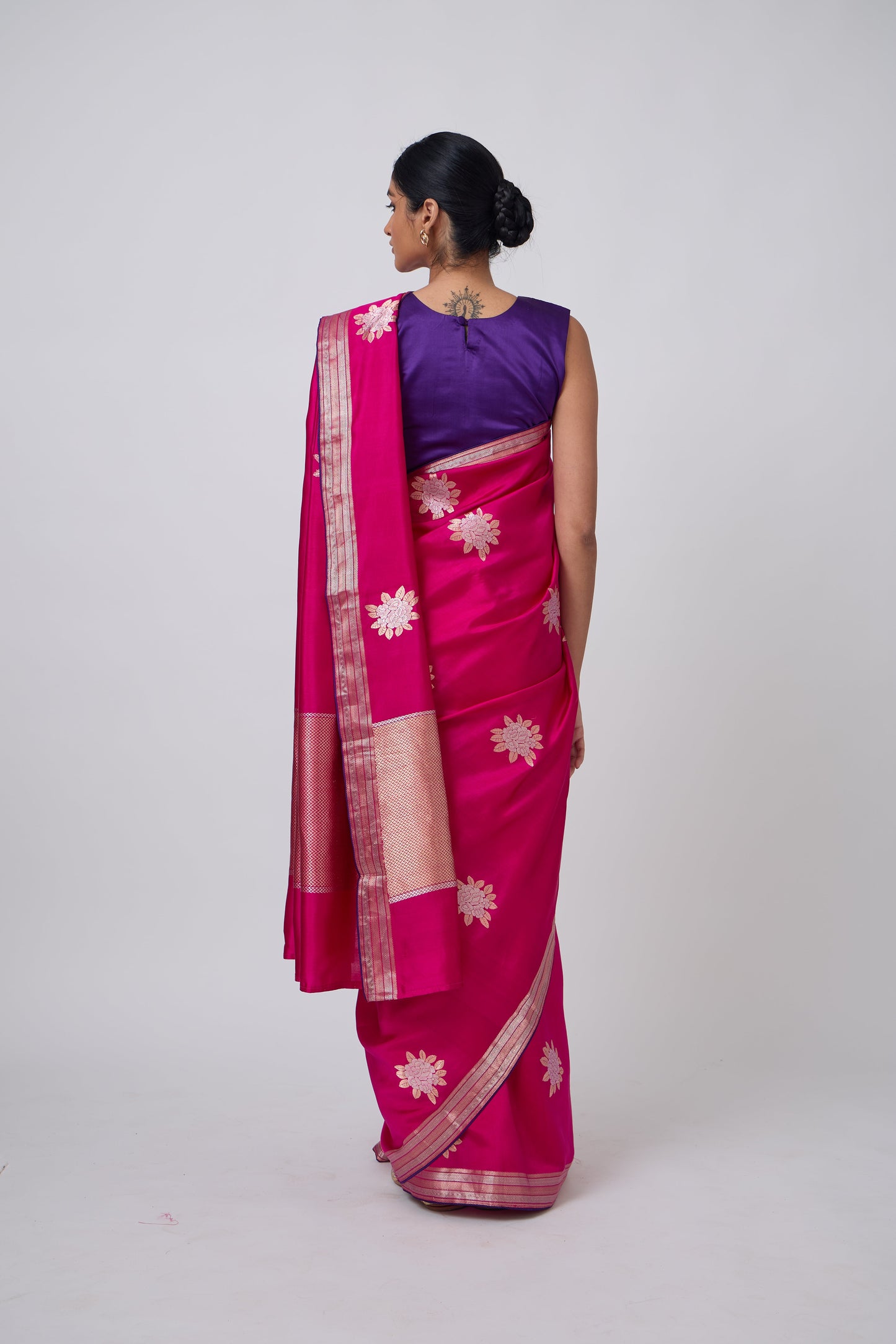 Booti - Rani Silk Saree