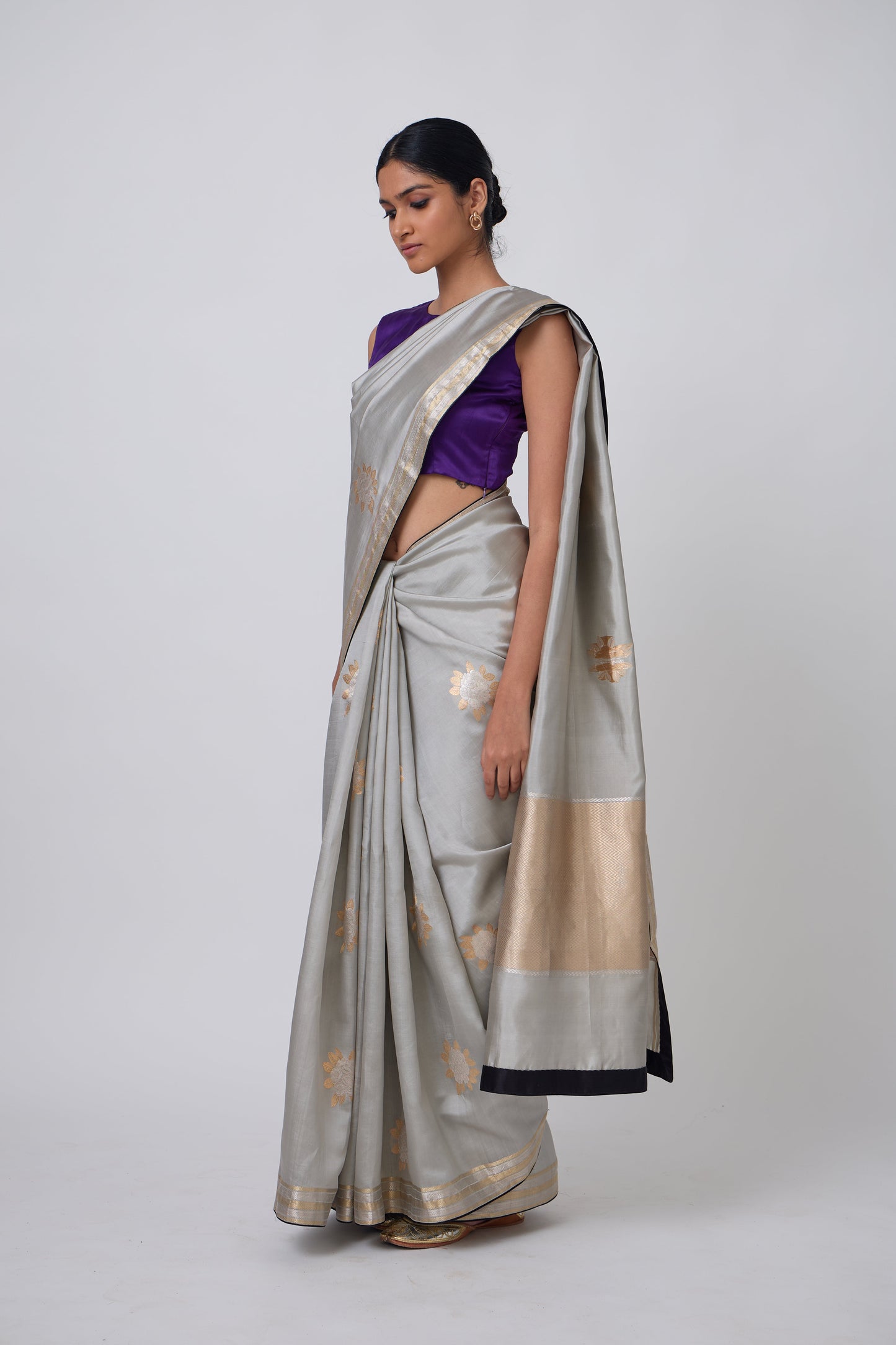 Booti - Grey Silk Saree