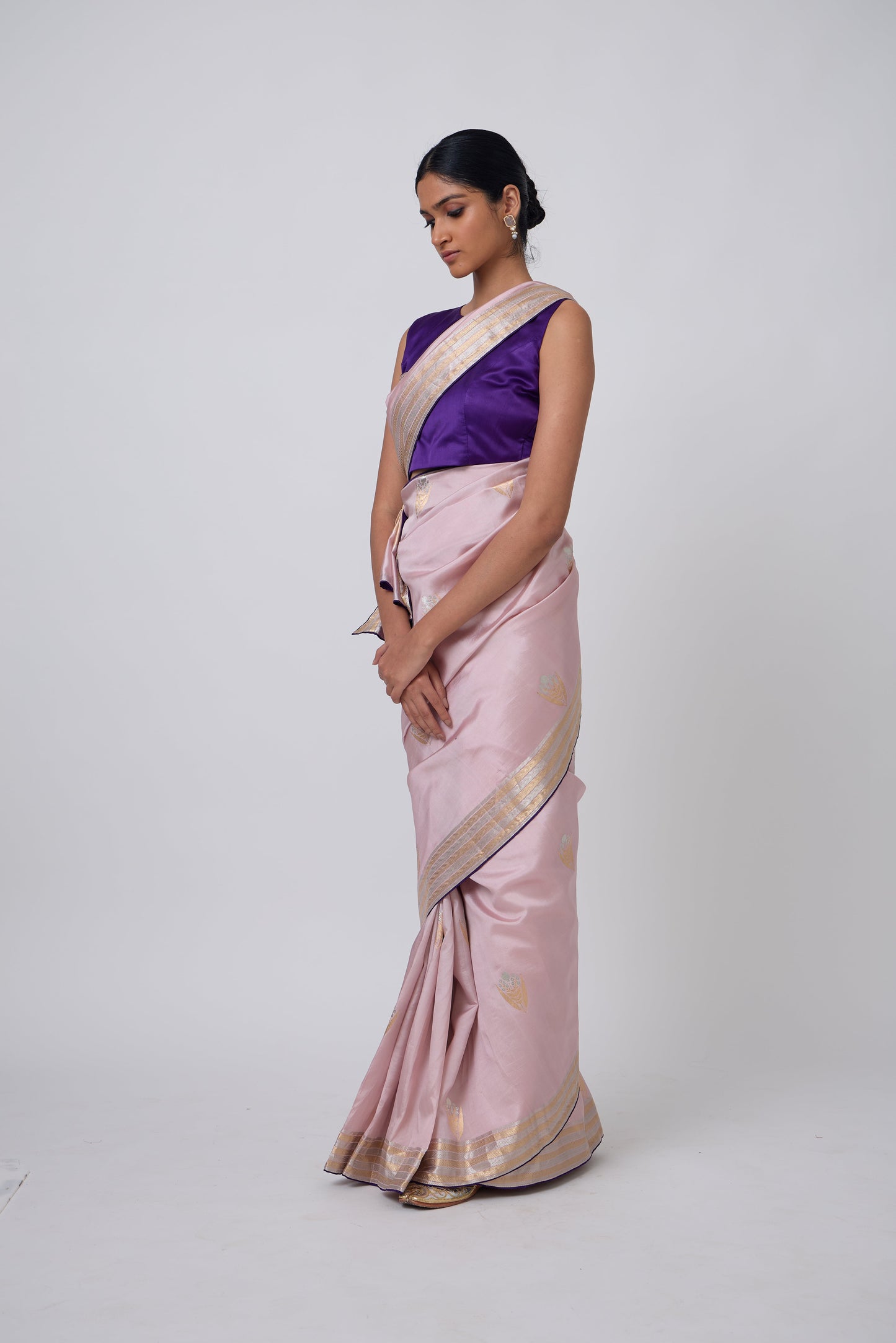Booti - Mauve Silk Saree