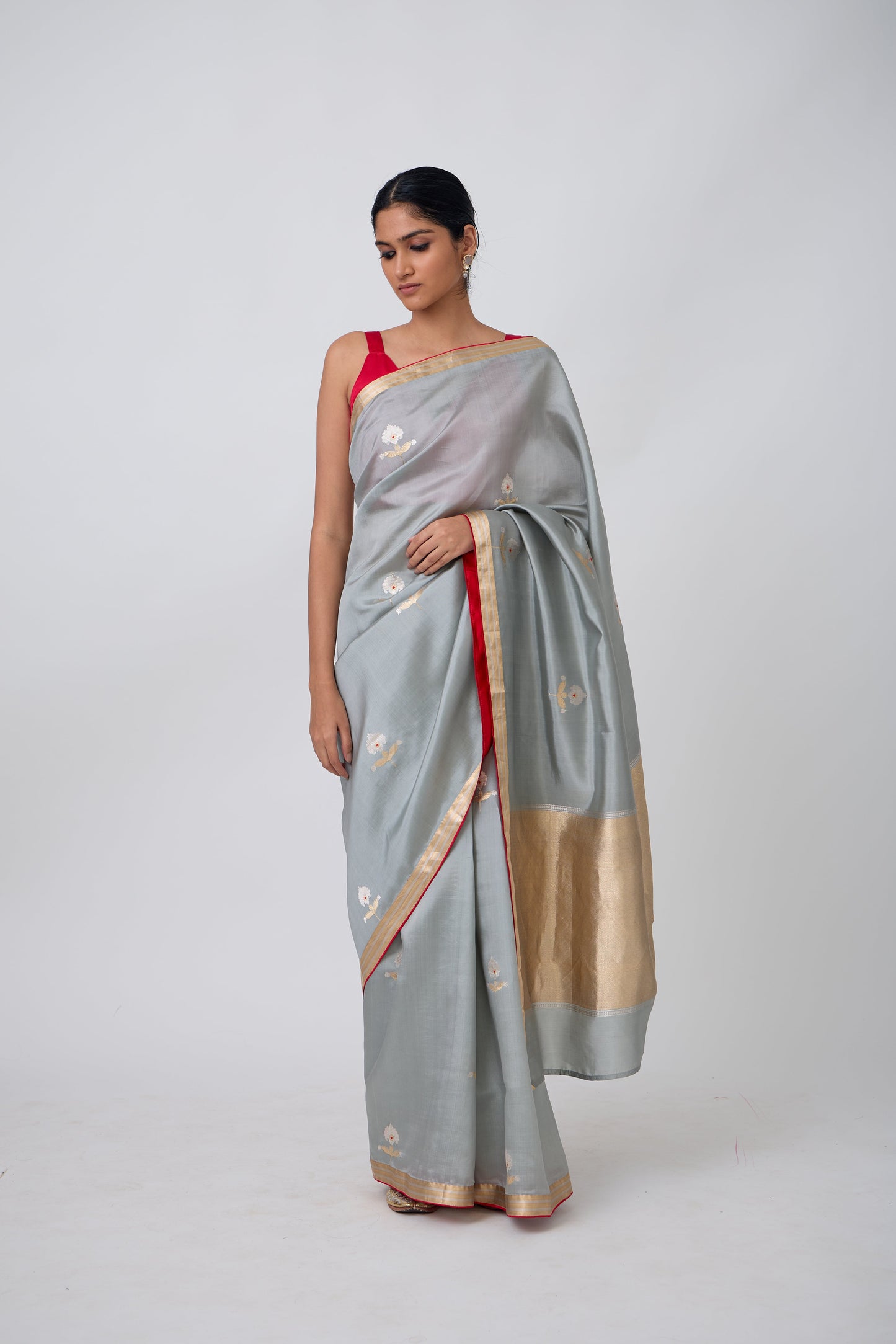 Booti -Grey Silk Saree