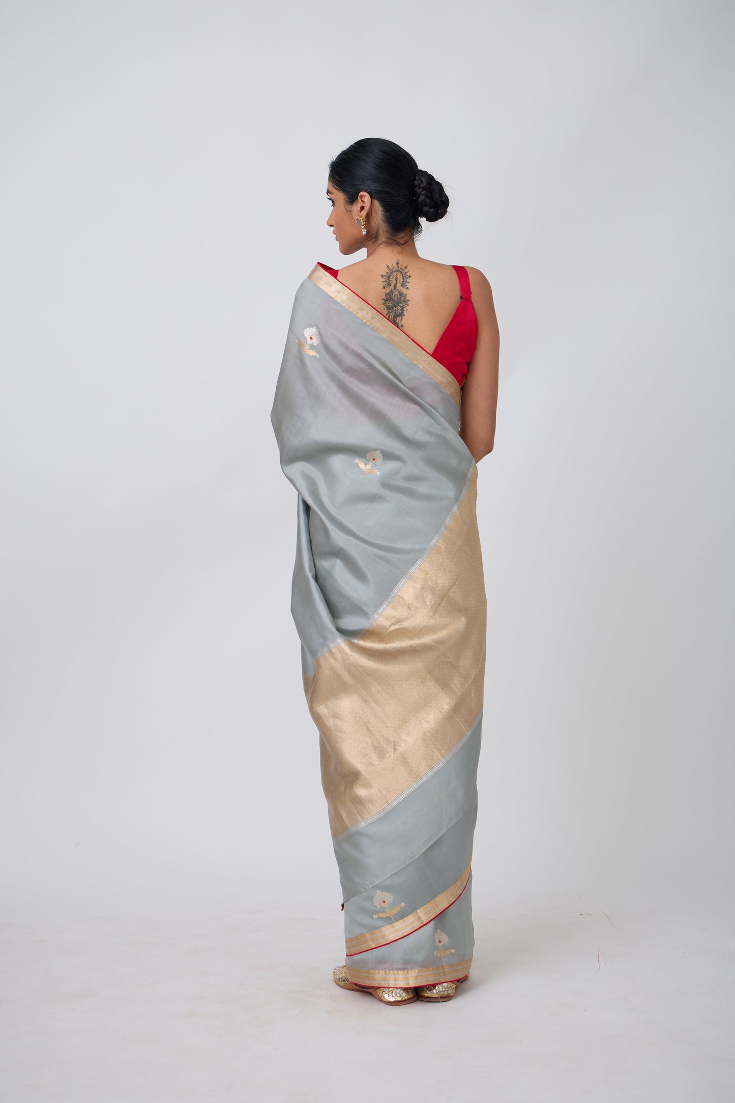 Booti -Grey Silk Saree
