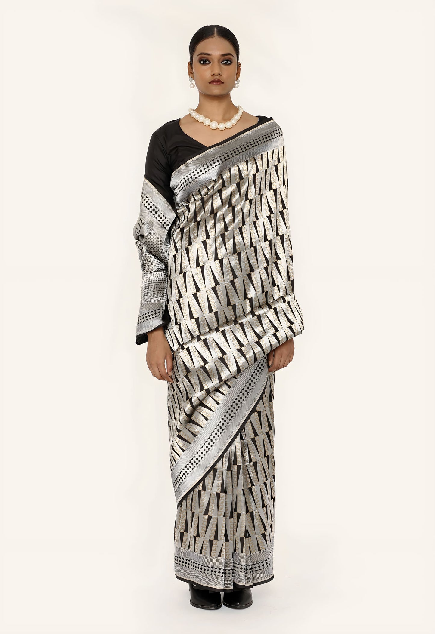 Dhari - BLACK GOLD SILVER JARI